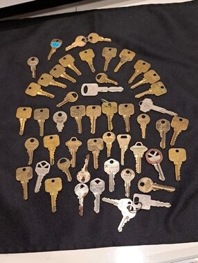 50 Misc Vtg Keys. Vehicles, Doors, Locks Etc.